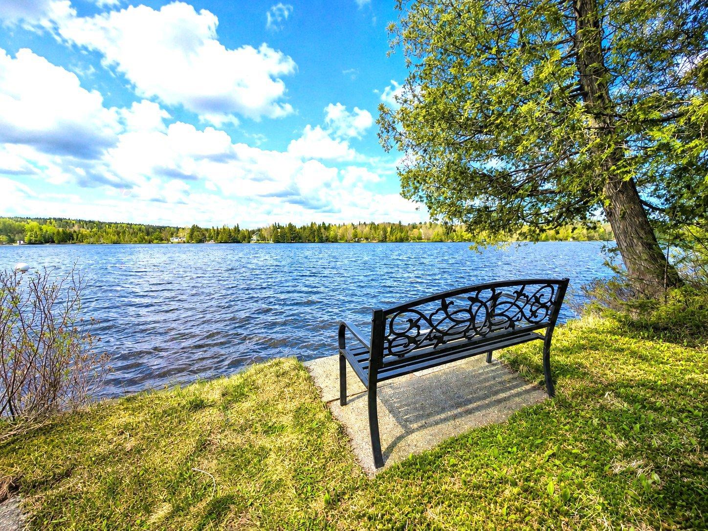 633 Ch. du Lac-des-Trois-Milles E. Sainte-Cécile-de-Whitton Quebec Canada G0Y1J0 3