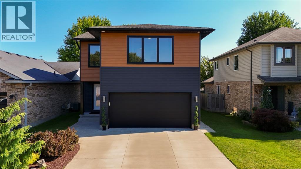 209 MEADOWLARK LANE Sarnia Ontario Canada N7S6K2 2
