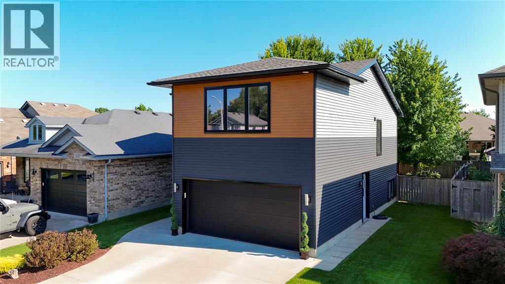 209 MEADOWLARK LANE Sarnia Ontario Canada N7S6K2 3