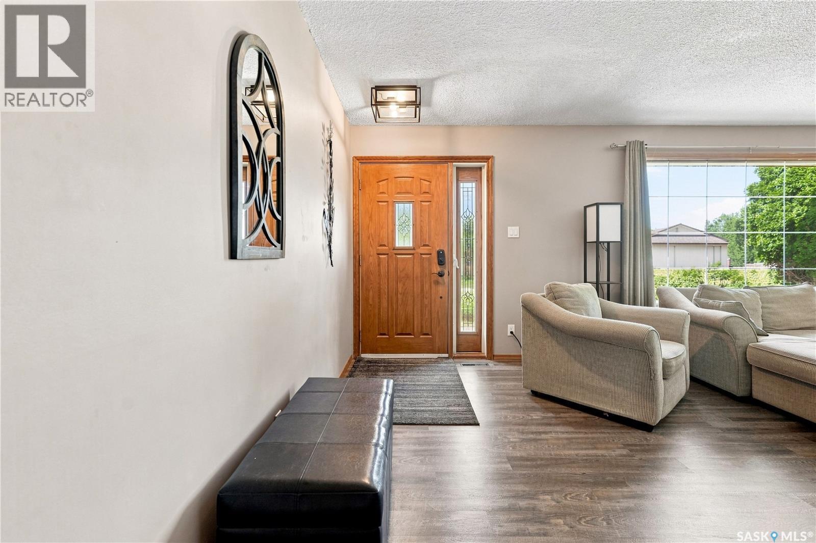 1409 Duffield Street W, Moose Jaw, Saskatchewan  S6H 5K5 - Photo 3 - SK044695