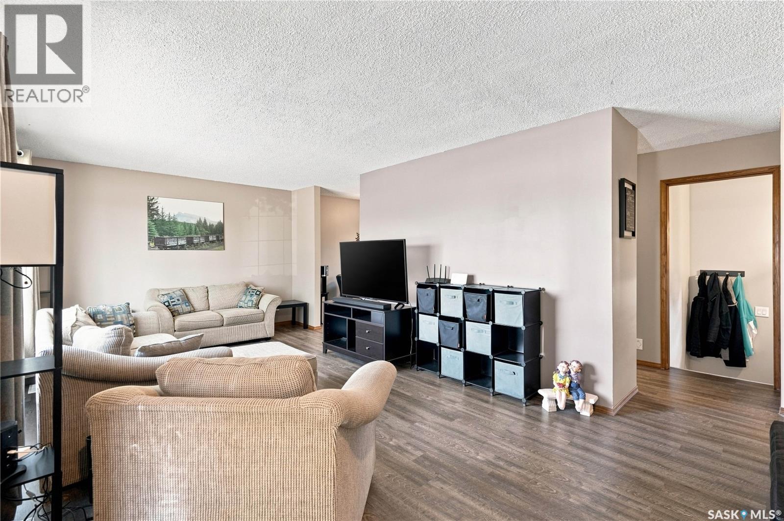 1409 Duffield Street W, Moose Jaw, Saskatchewan  S6H 5K5 - Photo 4 - SK044695