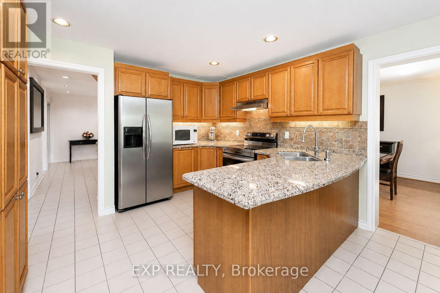 5 Hyde Park Drive, Richmond Hill, Ontario  L4B 1V3 - Photo 10 - N13645590