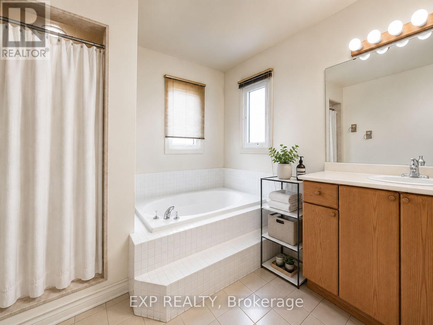 5 Hyde Park Drive, Richmond Hill, Ontario  L4B 1V3 - Photo 15 - N13645590