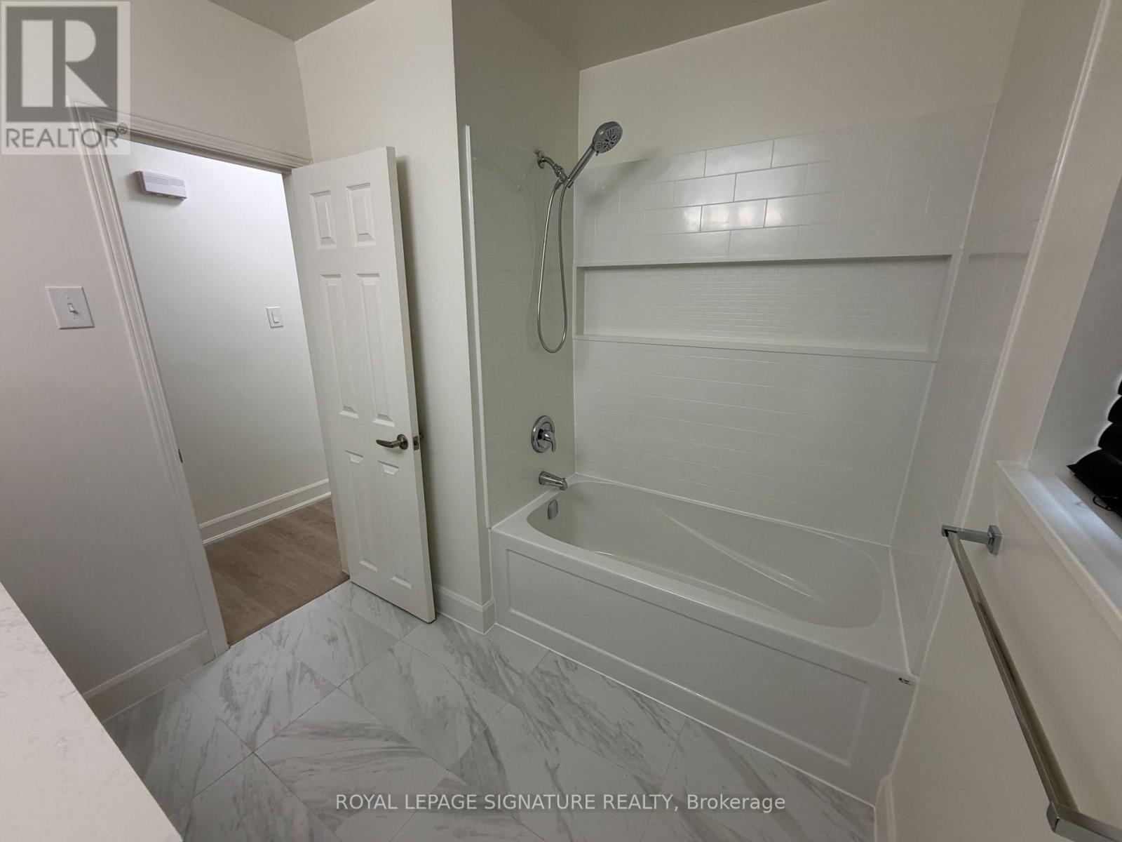 834 Mississauga Valley Boulevard, Mississauga, Ontario  L5A 1Z8 - Photo 7 - W13650102