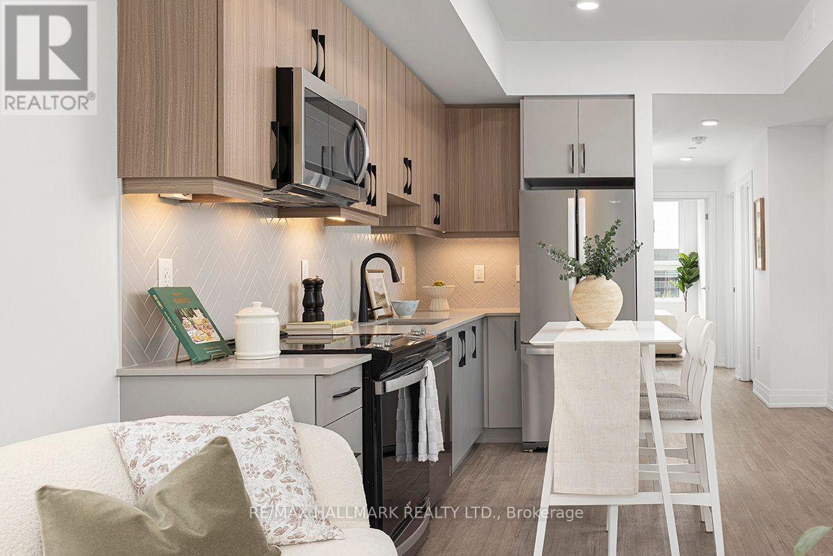 6 - 15 Brenthall Avenue, Toronto, Ontario  M2R 0B3 - Photo 3 - C13653940
