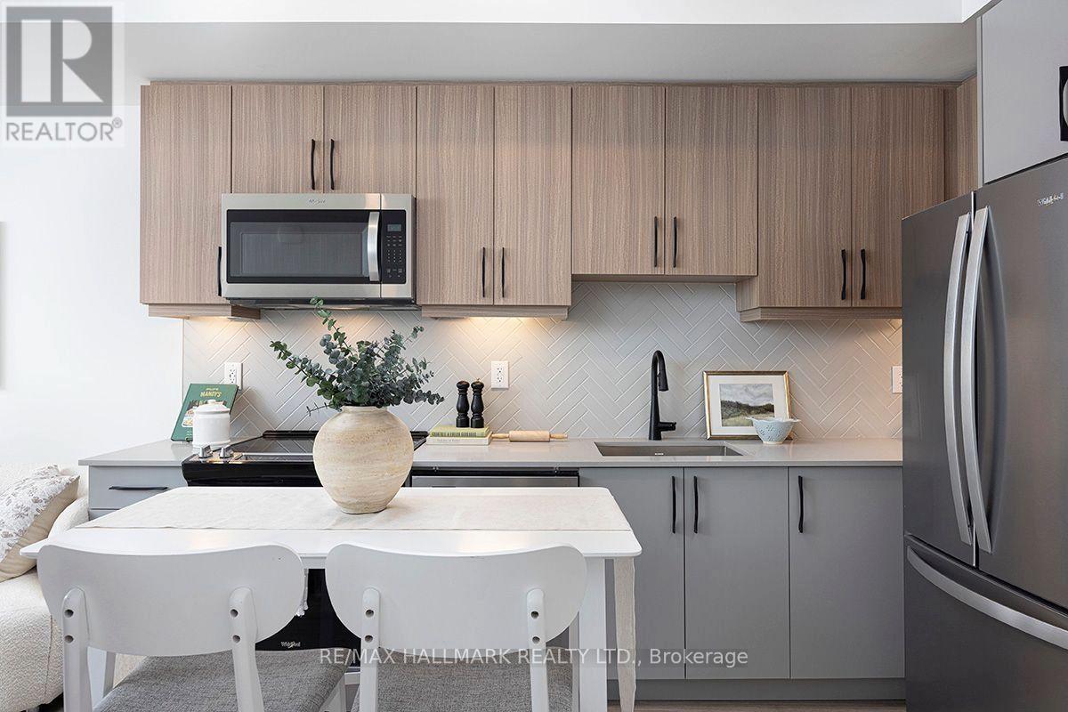 6 - 15 Brenthall Avenue, Toronto, Ontario  M2R 0B3 - Photo 4 - C13653940