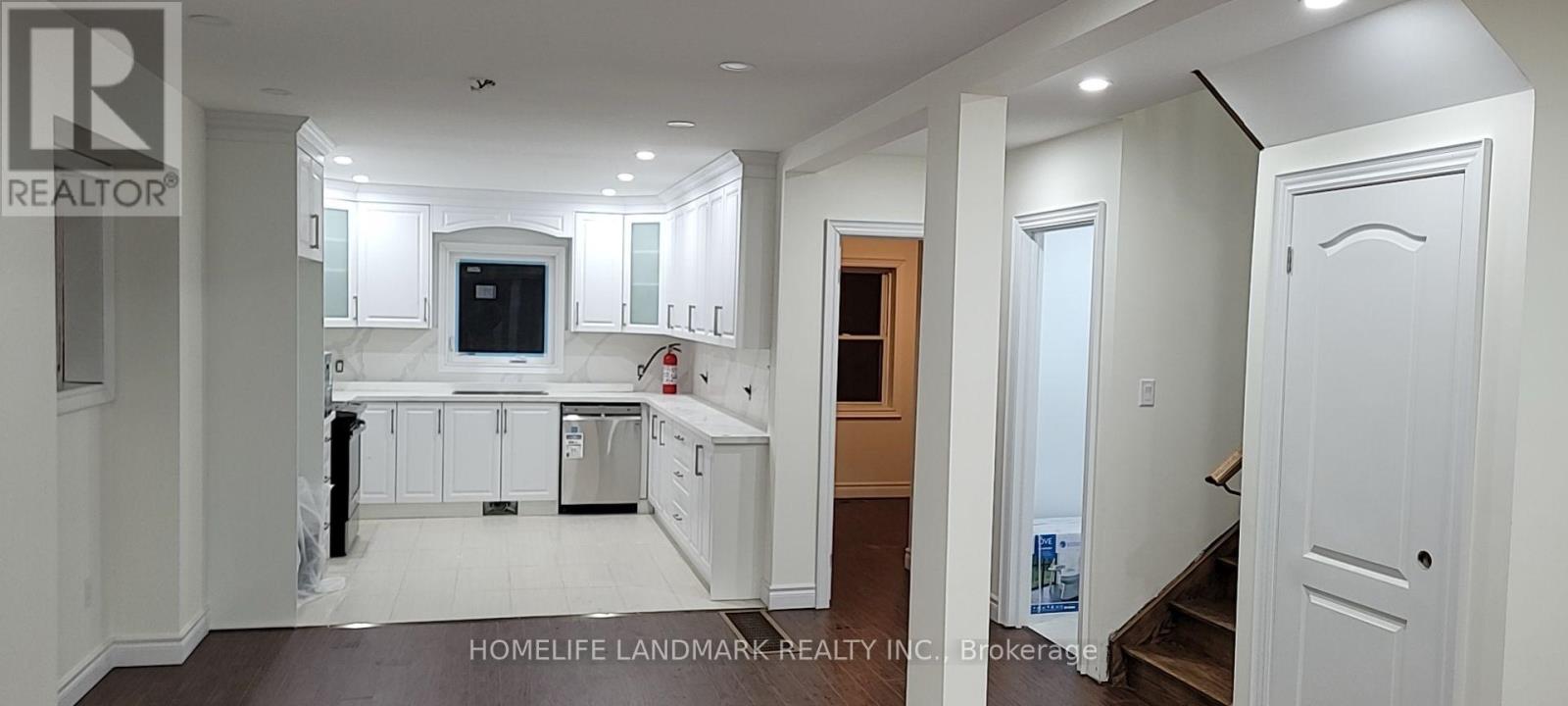 19 Balaclava Drive, Toronto, Ontario M1P 1E5 - Photo 2 - E13653898