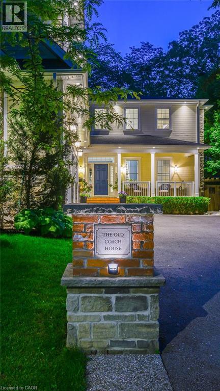 8 WOODWARD Avenue, Dundas, Ontario