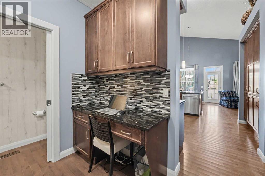 59 Evanswood Circle NW, Calgary, Alberta  T3P 0K2 - Photo 5 - A2333889