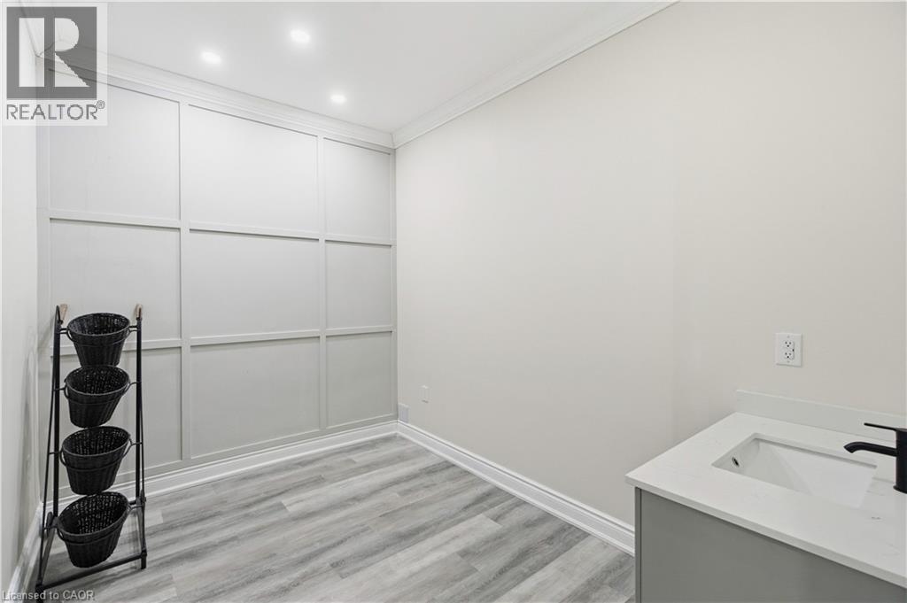 728 Main Street E, Hamilton, Ontario  L8M 1K9 - Photo 11 - 40854182
