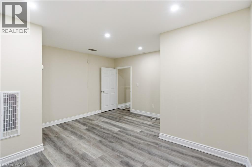 728 Main Street E, Hamilton, Ontario  L8M 1K9 - Photo 18 - 40854182