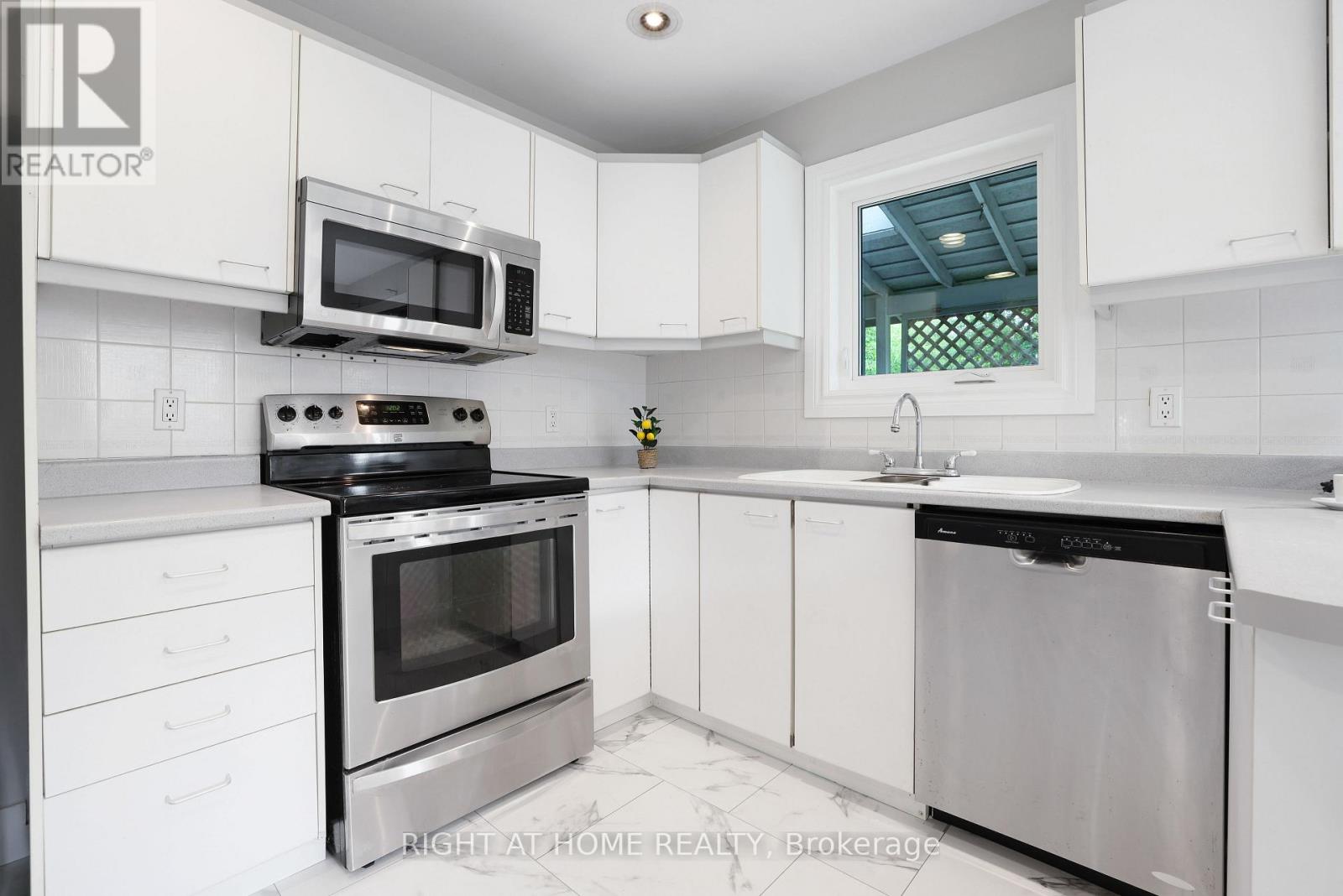 333 Main Street, Ottawa, Ontario  K1S 1C8 - Photo 13 - X13653936