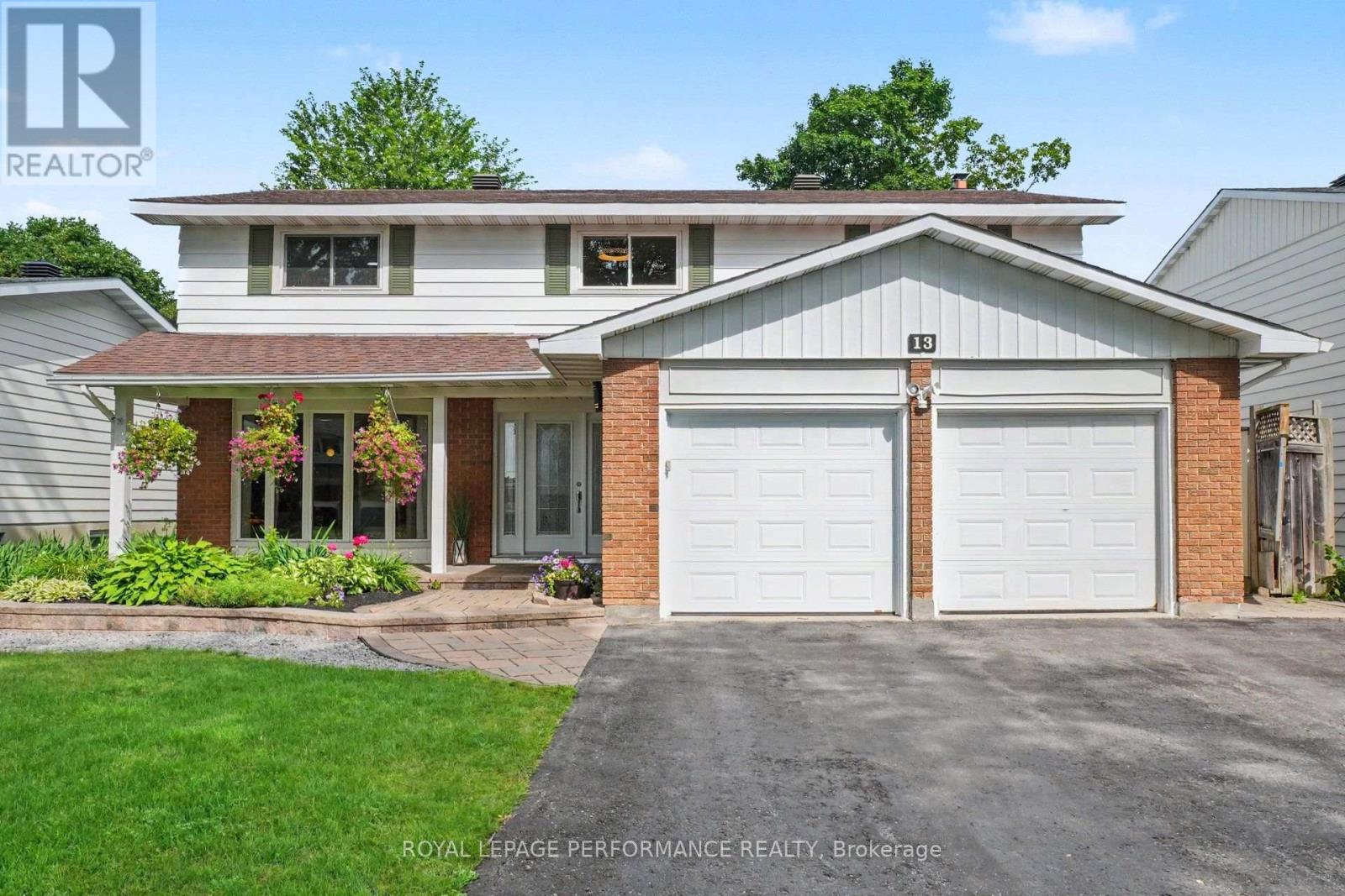 13 Centrepark Drive, Ottawa, Ontario  K1B 3C2 - Photo 2 - X13653980