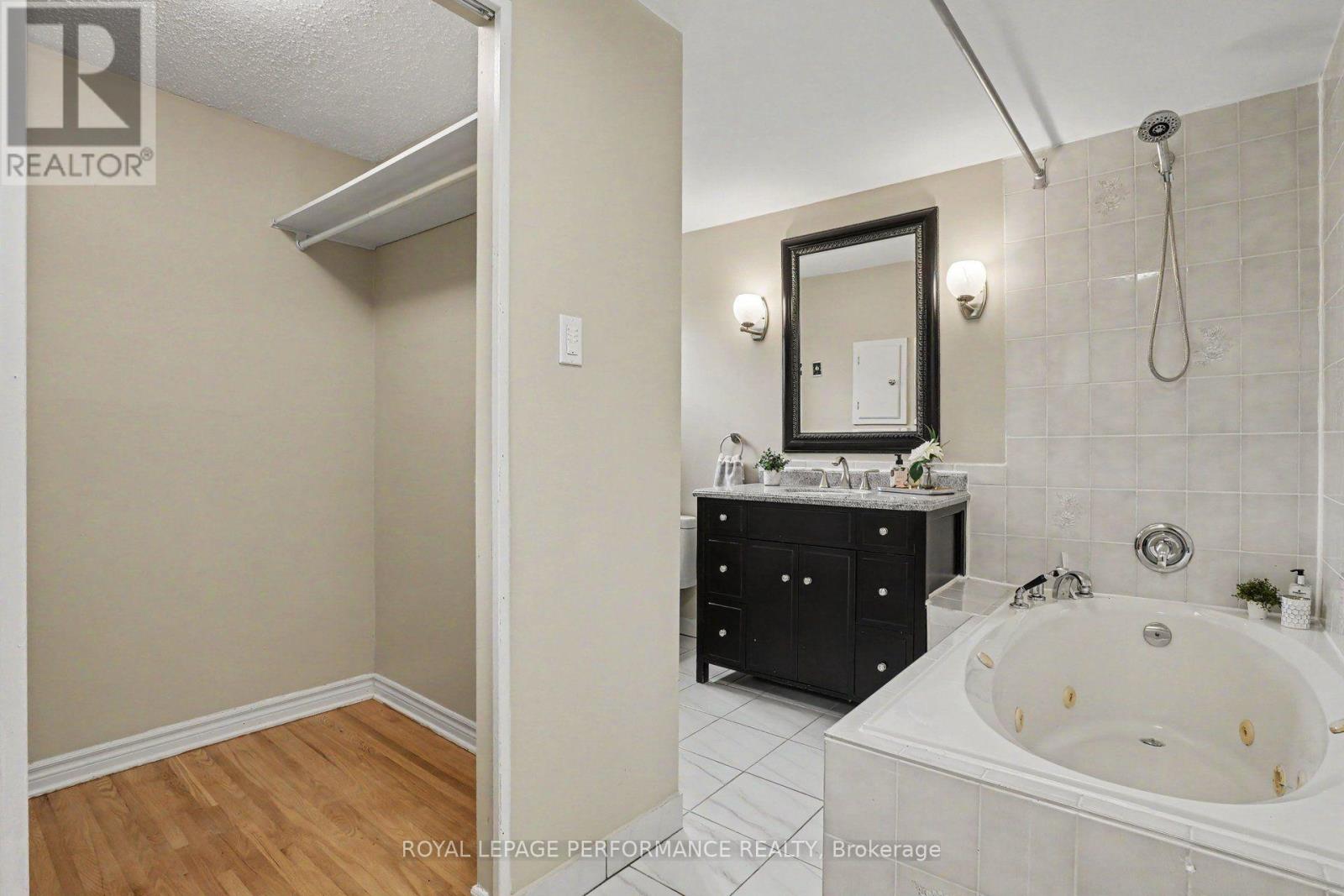 13 Centrepark Drive, Ottawa, Ontario  K1B 3C2 - Photo 20 - X13653980