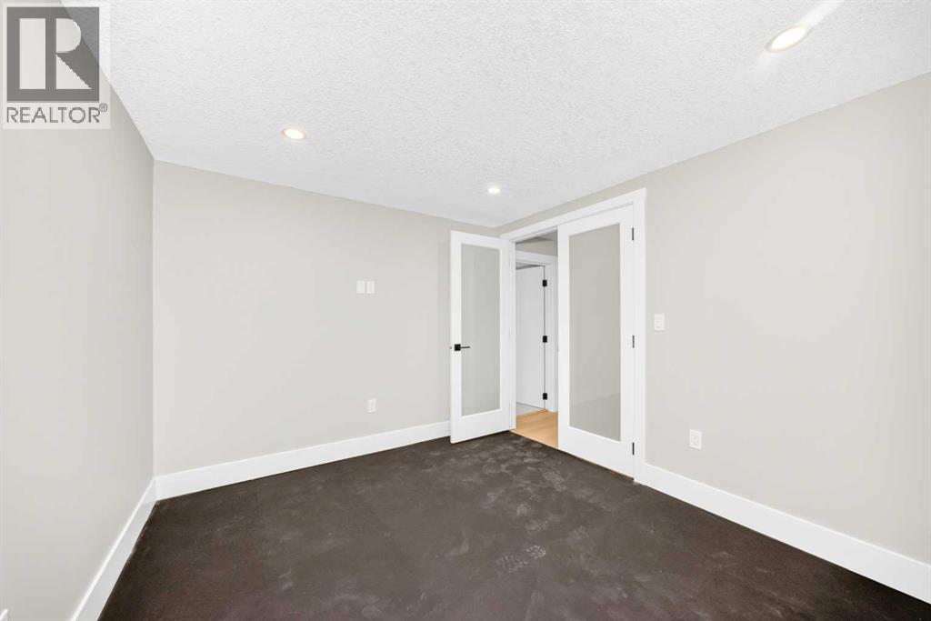 1635 32 Avenue NW, Calgary, Alberta  T2L 0K4 - Photo 39 - A2335850