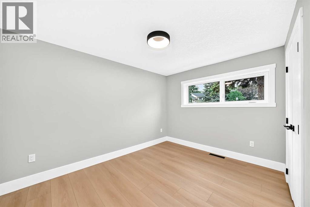 1635 32 Avenue NW, Calgary, Alberta  T2L 0K4 - Photo 31 - A2335850