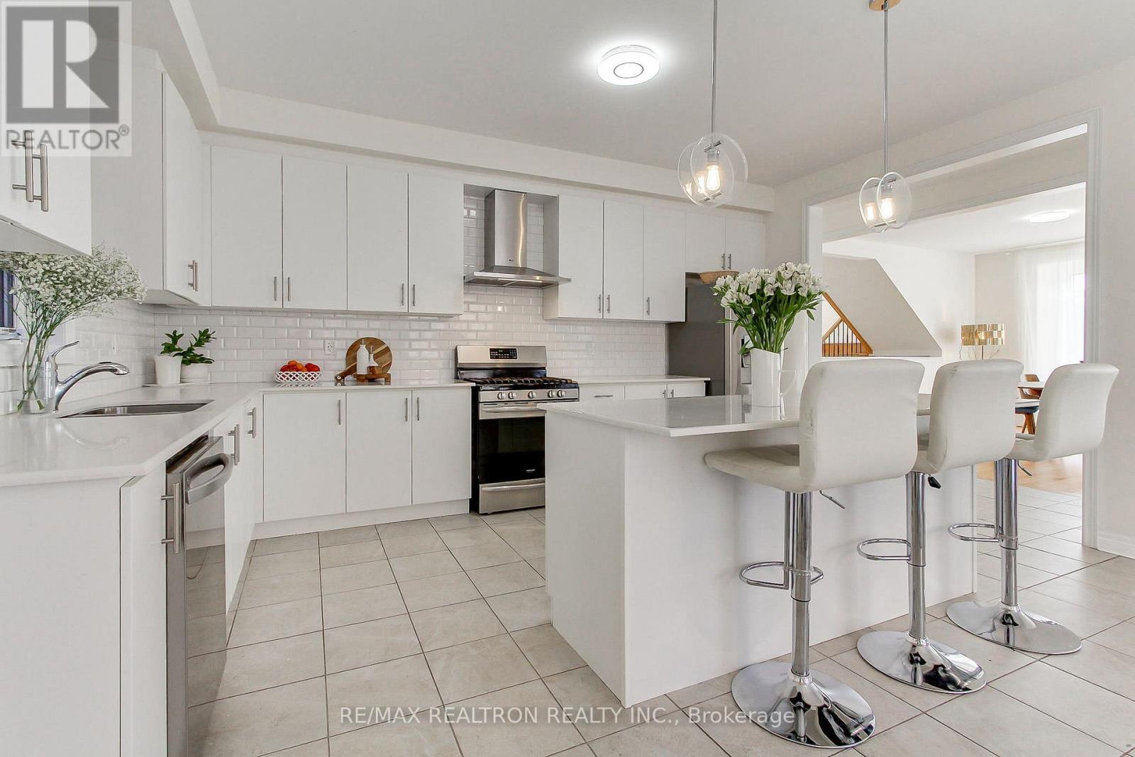 2236 Lozenby Street, Innisfil, Ontario  L9S 0M8 - Photo 15 - N13653896