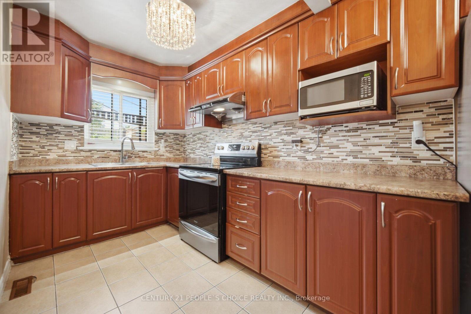 79 Fleetwood Crescent, Brampton, Ontario  L6T 2E5 - Photo 17 - W13653922