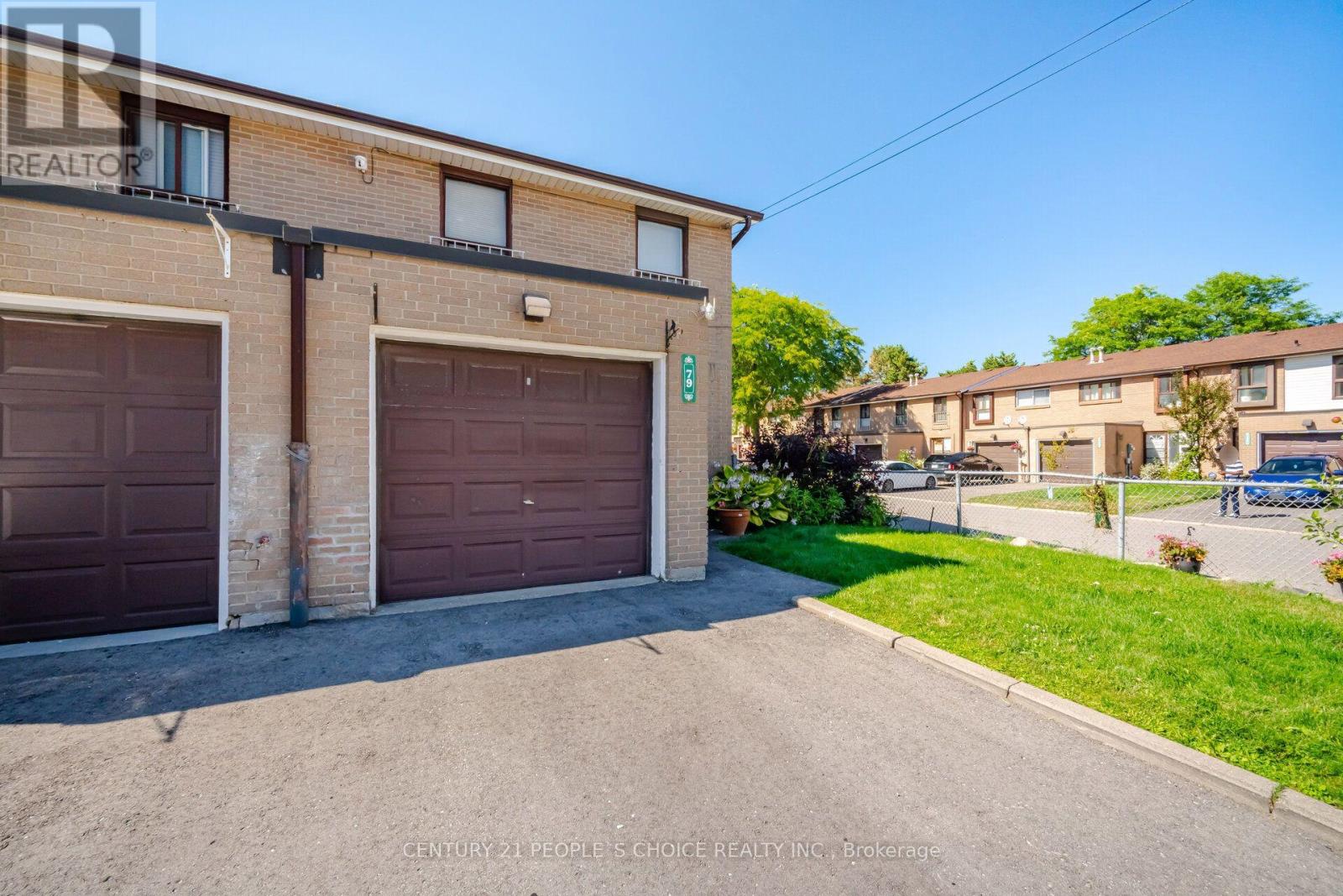 79 Fleetwood Crescent, Brampton, Ontario  L6T 2E5 - Photo 4 - W13653922