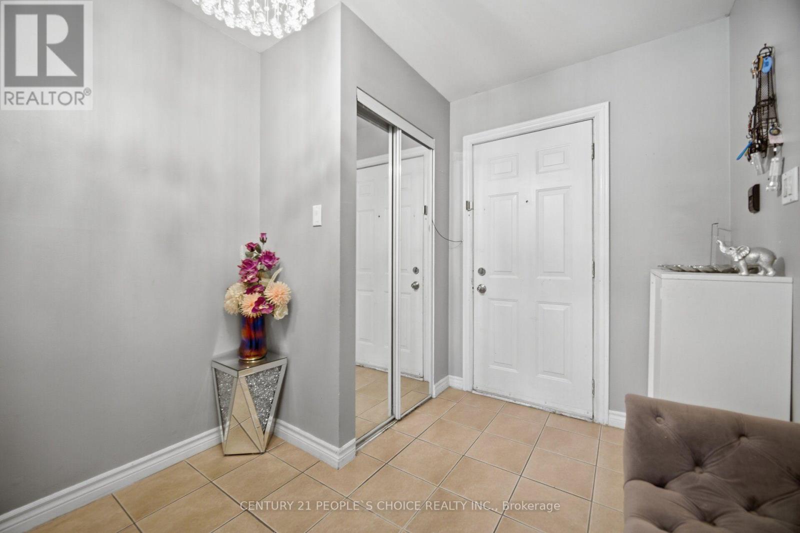 79 Fleetwood Crescent, Brampton, Ontario  L6T 2E5 - Photo 7 - W13653922