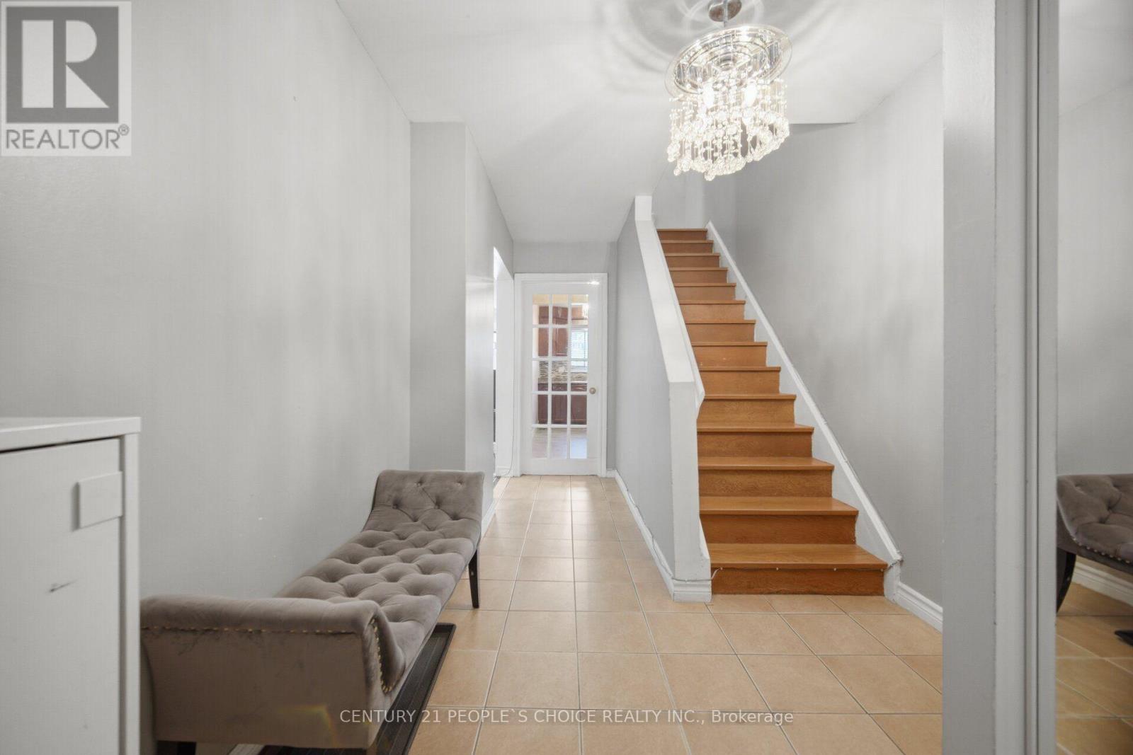 79 Fleetwood Crescent, Brampton, Ontario  L6T 2E5 - Photo 8 - W13653922