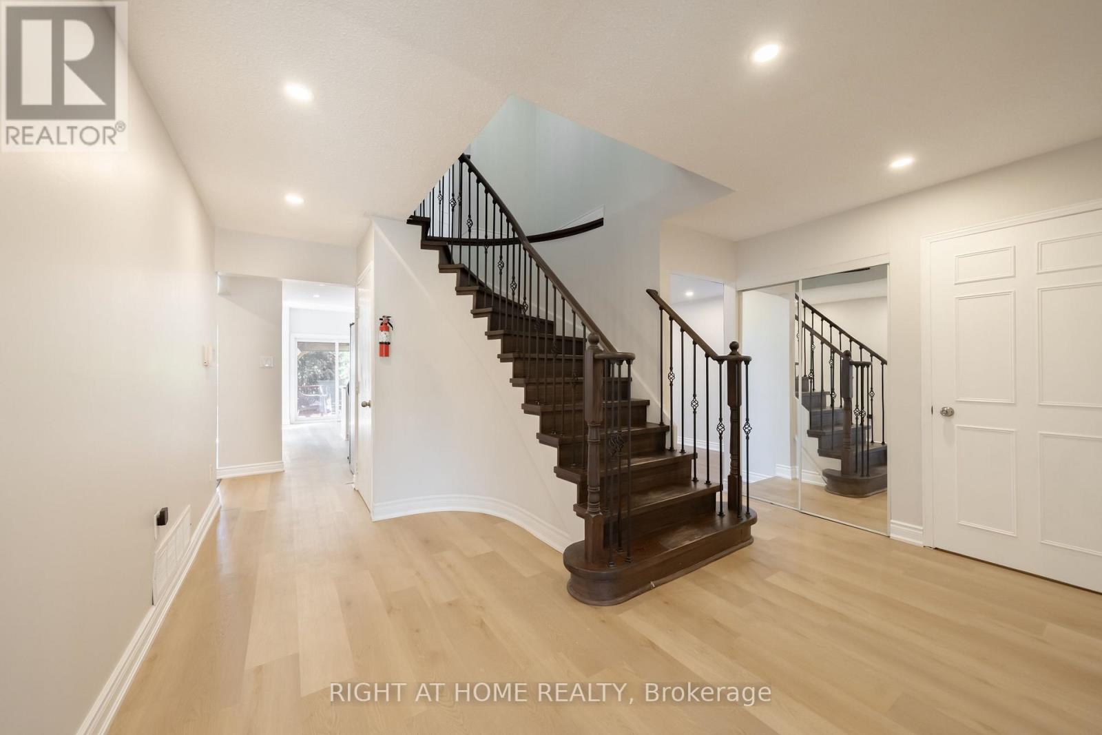 345 Mill Street S, Brampton, Ontario  L6Y 2Y8 - Photo 3 - W13653960