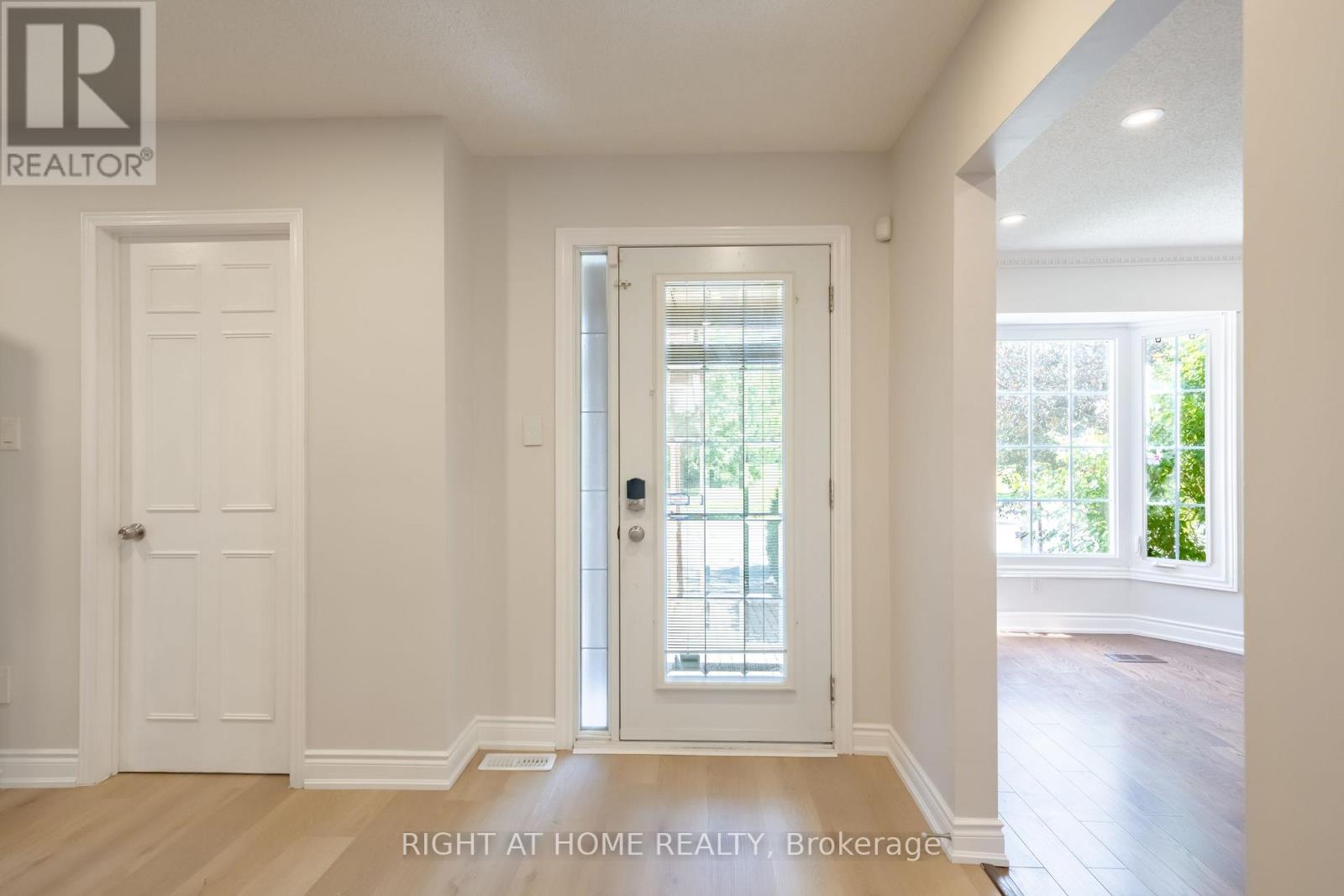 345 Mill Street S, Brampton, Ontario  L6Y 2Y8 - Photo 4 - W13653960