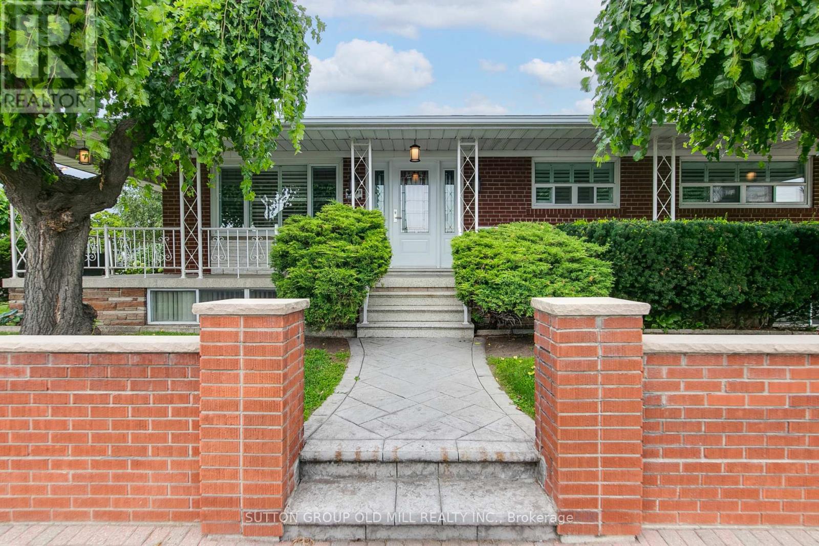 993 ISLINGTON AVENUE, Toronto, Ontario