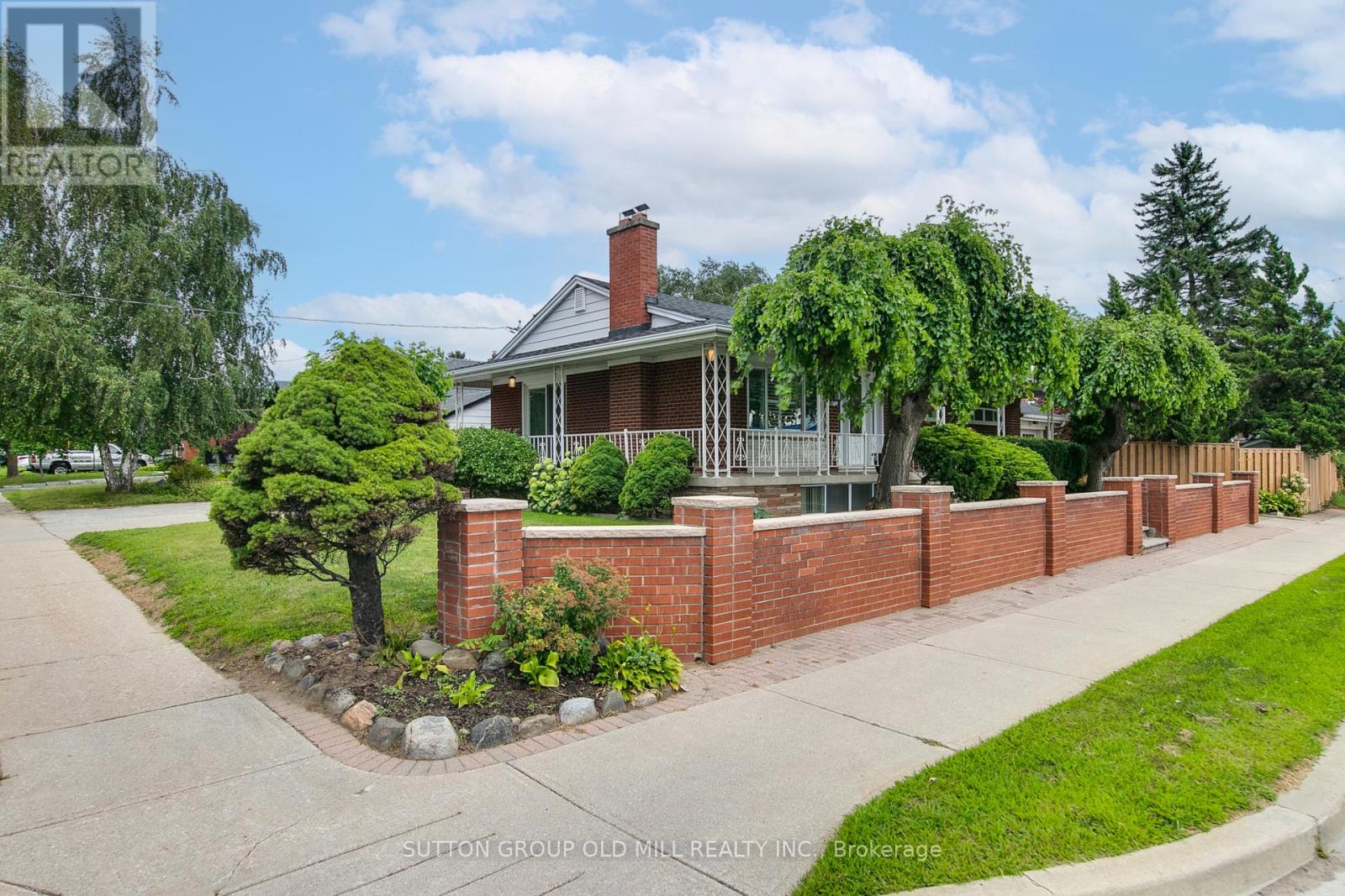 993 Islington Avenue, Toronto, Ontario  M8Z 4R1 - Photo 2 - W13653964