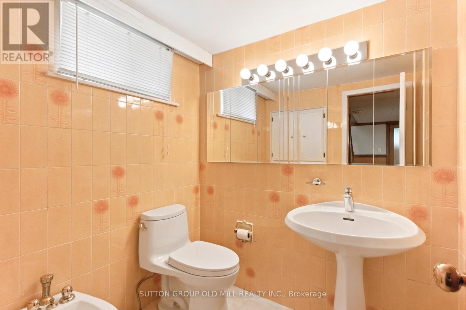 993 Islington Avenue, Toronto, Ontario  M8Z 4R1 - Photo 22 - W13653964