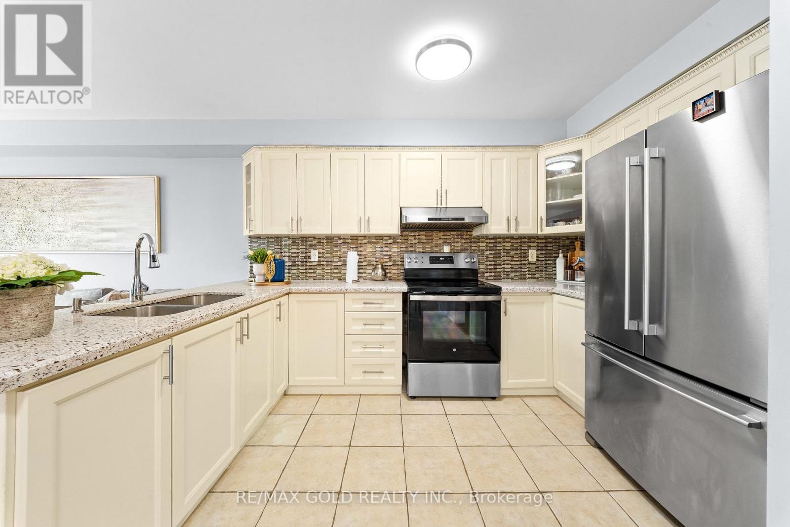 61 Herdwick Street, Brampton, Ontario  L6S 6L6 - Photo 13 - W13653970
