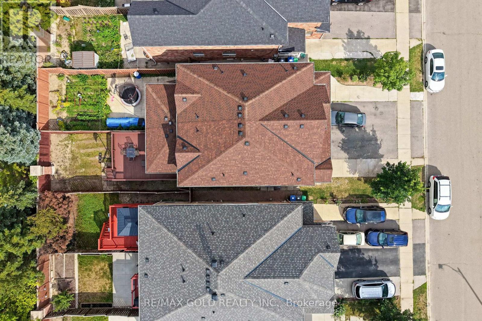 61 Herdwick Street, Brampton, Ontario  L6S 6L6 - Photo 5 - W13653970