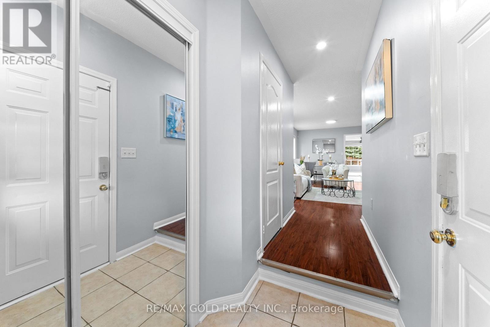 61 Herdwick Street, Brampton, Ontario  L6S 6L6 - Photo 7 - W13653970