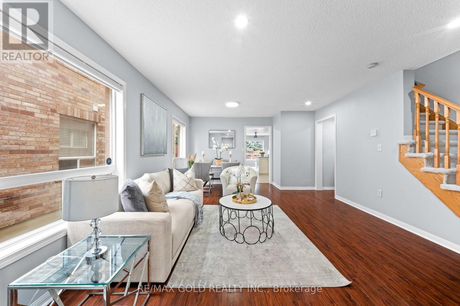 61 Herdwick Street, Brampton, Ontario  L6S 6L6 - Photo 8 - W13653970