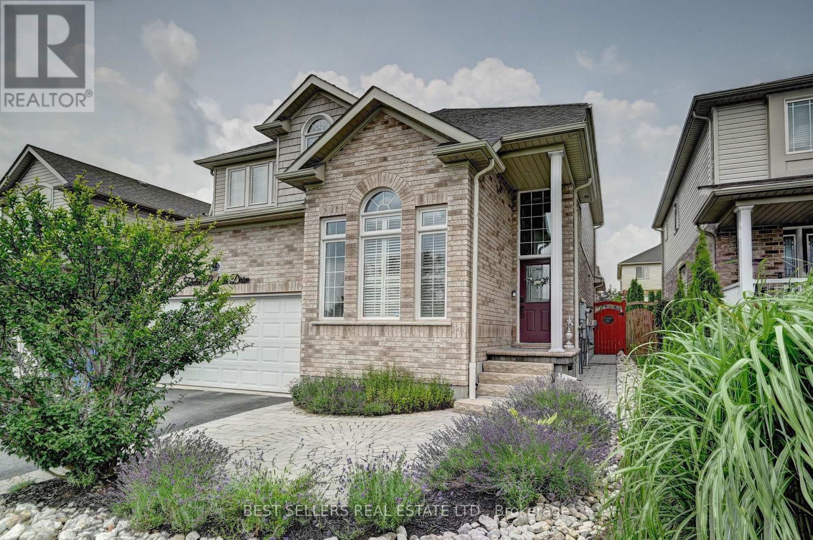 12 Popham Drive, Guelph, Ontario  N1E 0B7 - Photo 2 - X13623196