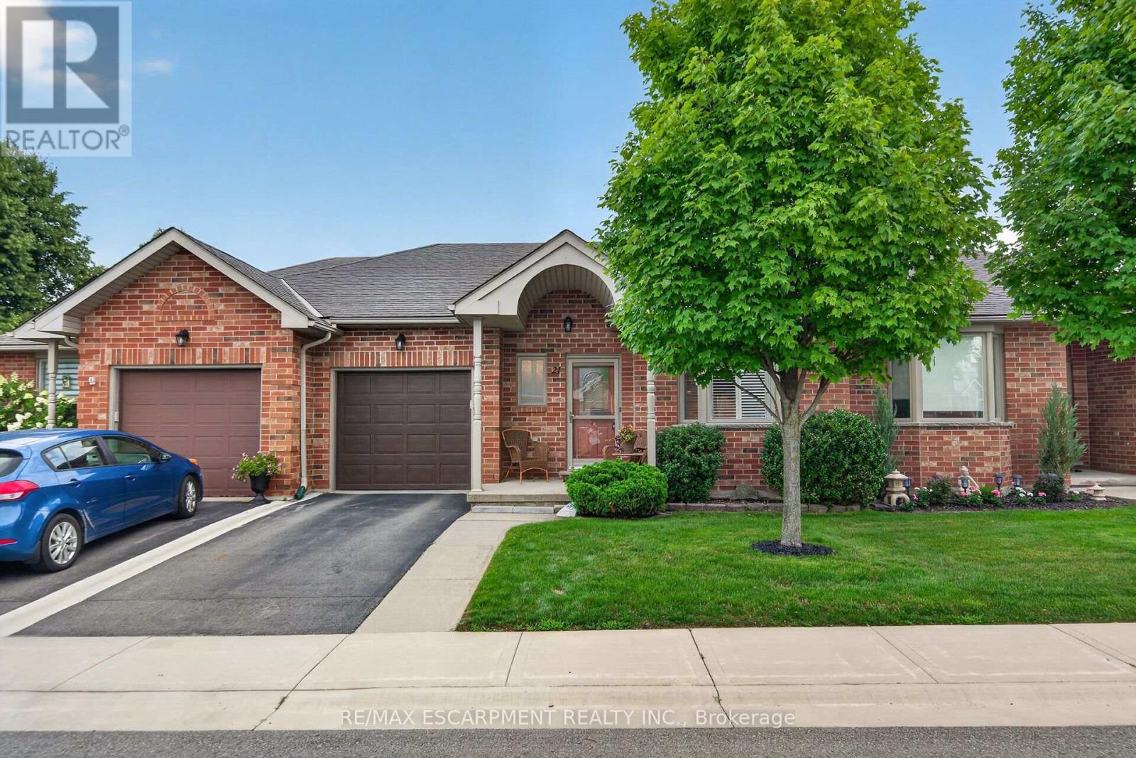 21 Twentyplace Boulevard, Hamilton, Ontario  L0R 1W0 - Photo 2 - X13653918