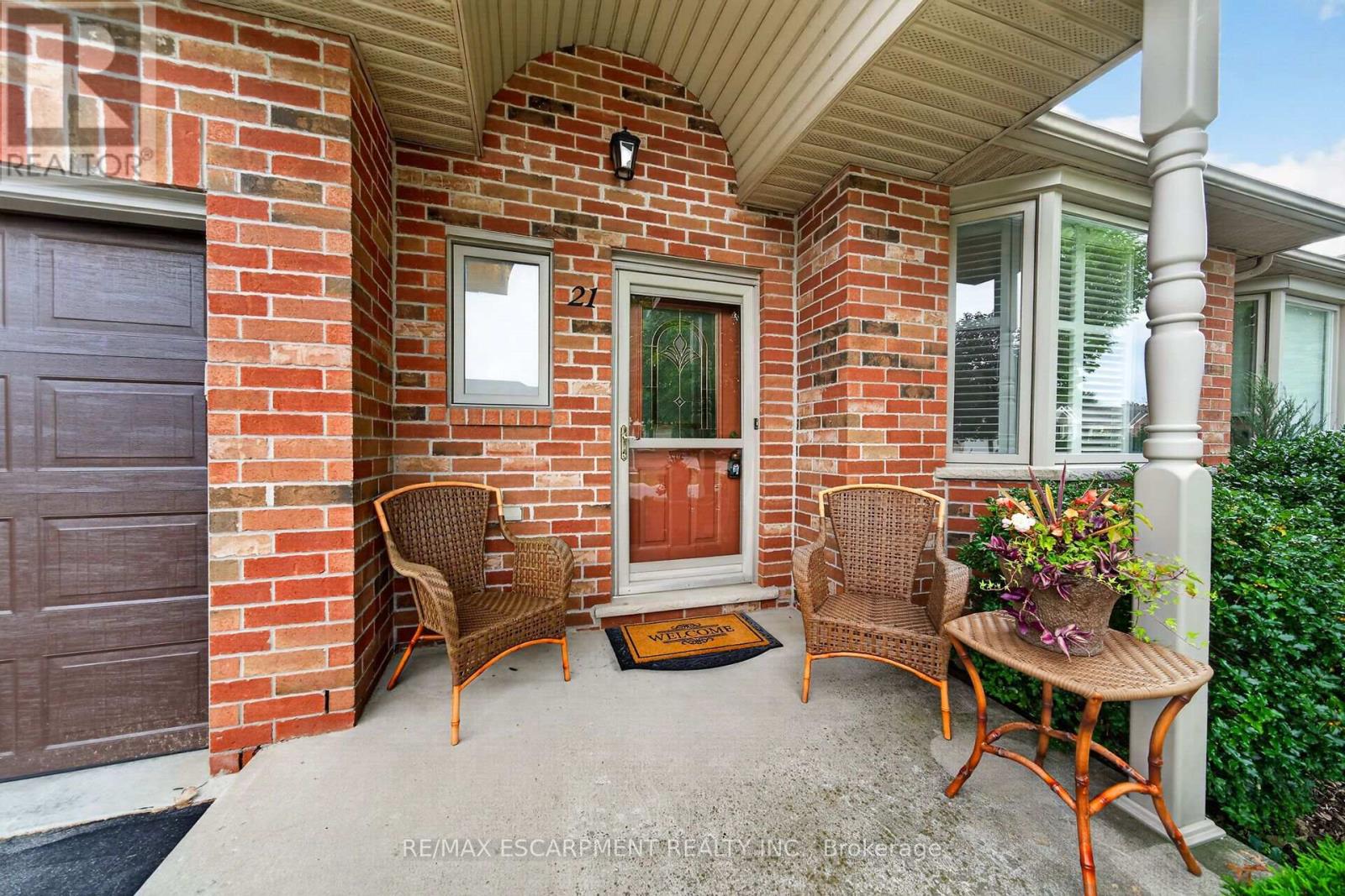 21 Twentyplace Boulevard, Hamilton, Ontario  L0R 1W0 - Photo 4 - X13653918