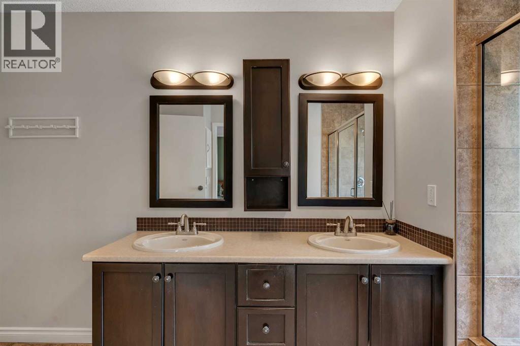 35 Strasbourg Bay SW, Calgary, Alberta  T3H 1Y3 - Photo 23 - A2335128