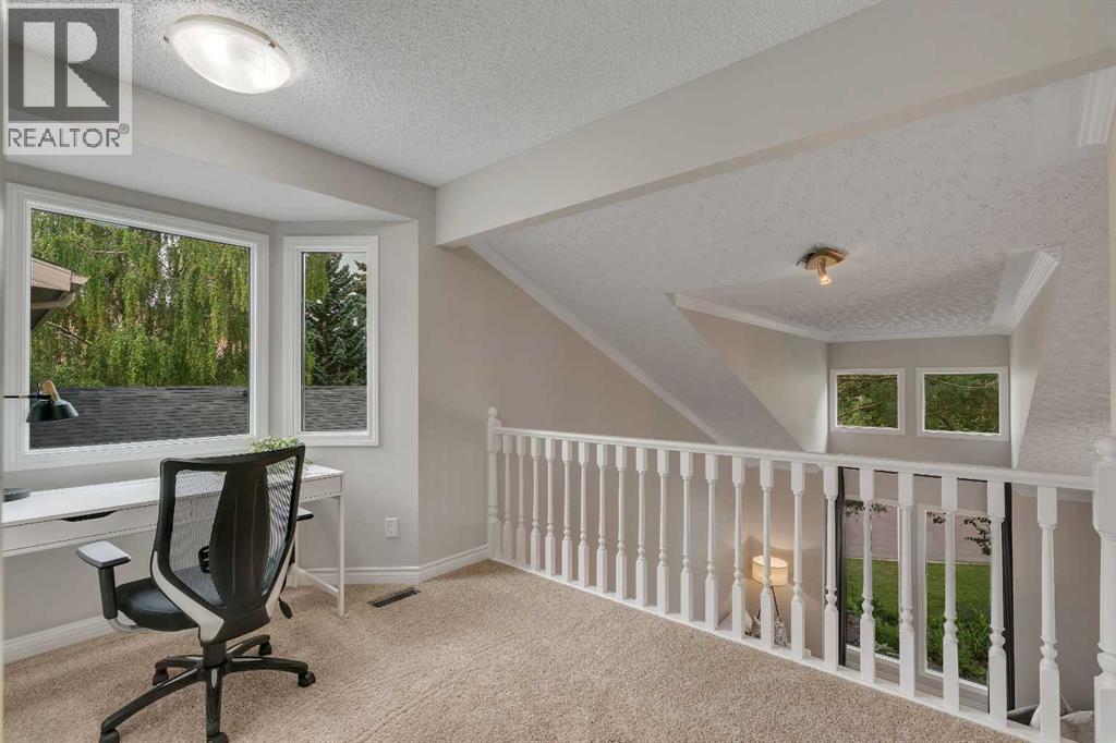 35 Strasbourg Bay SW, Calgary, Alberta  T3H 1Y3 - Photo 30 - A2335128