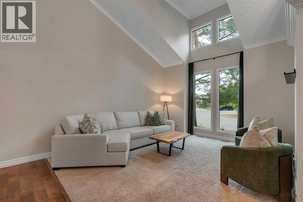 35 Strasbourg Bay SW, Calgary, Alberta  T3H 1Y3 - Photo 2 - A2335128