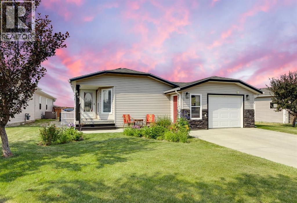 806 Beckner Crescent, Carstairs, Alberta