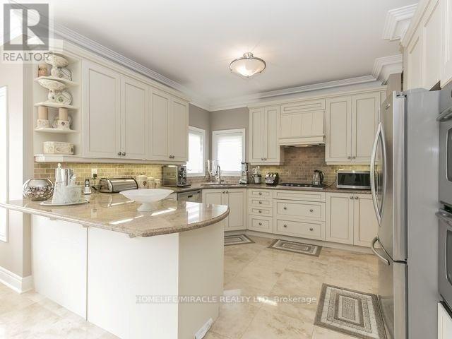 11 Concorde Drive, Brampton, Ontario L6P 1V3 - Photo 3 - W13650310
