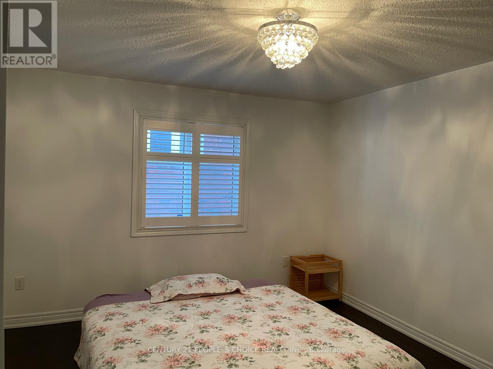 2486 Wasaga Drive, Oakville, Ontario L6H 0E1 - Photo 14 - W13652230