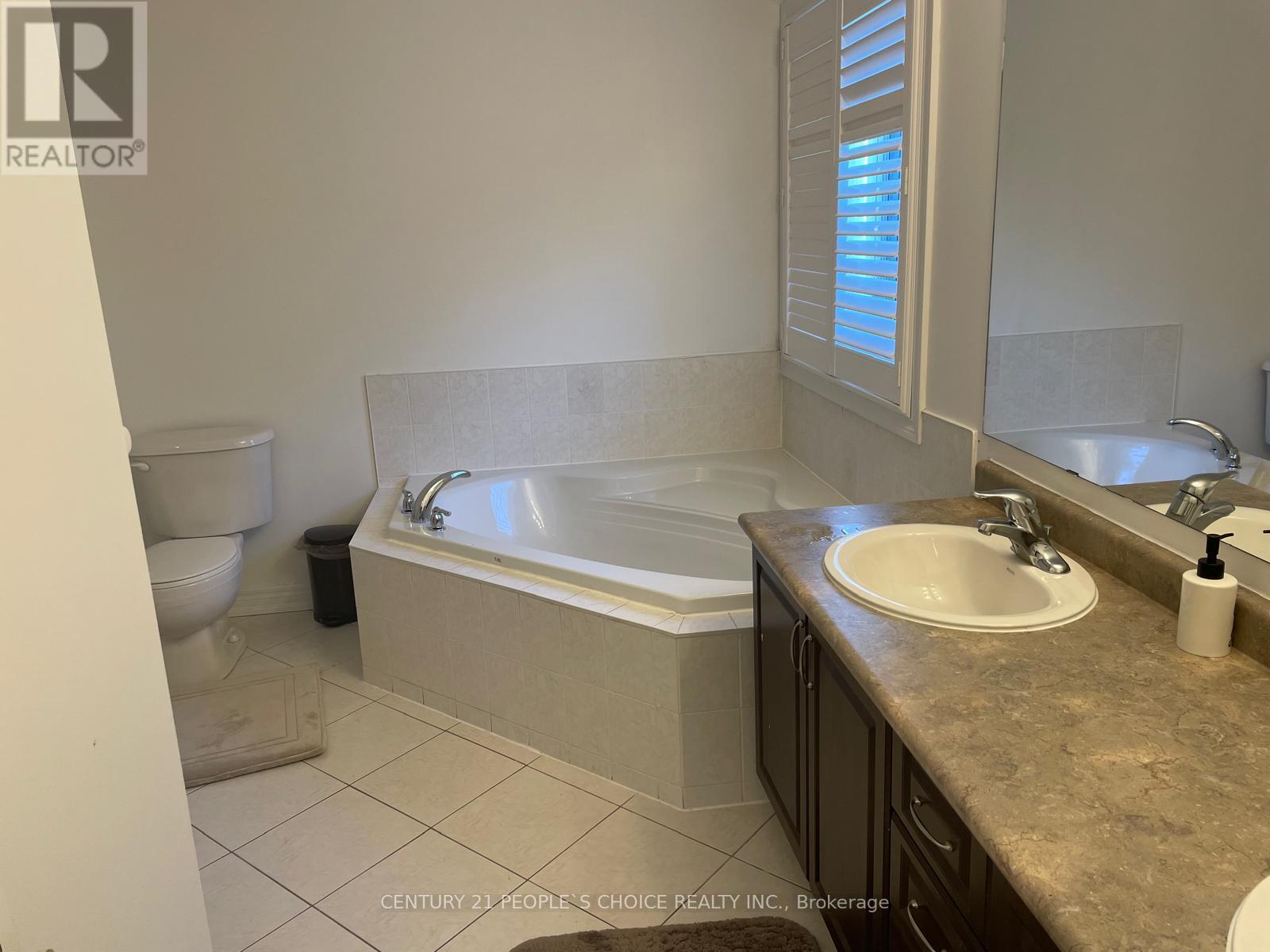 2486 Wasaga Drive, Oakville, Ontario L6H 0E1 - Photo 11 - W13652230