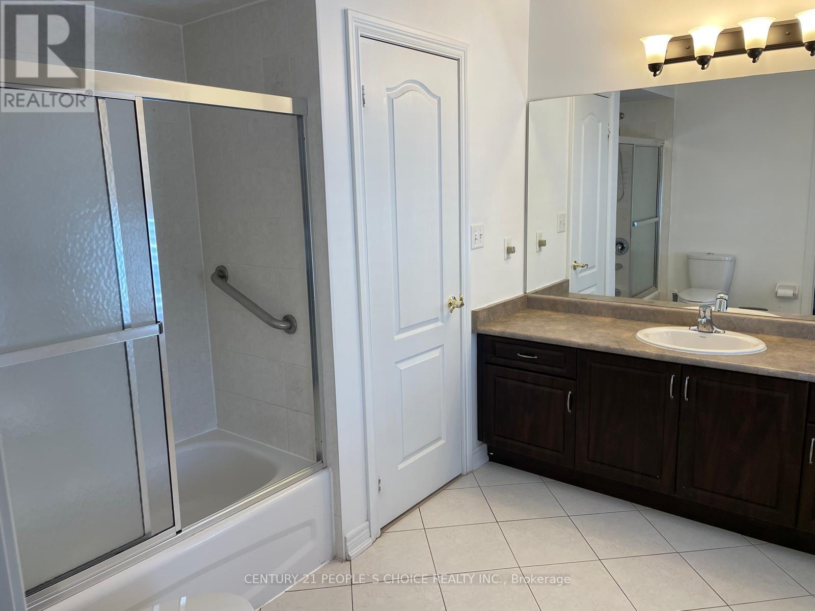 2486 Wasaga Drive, Oakville, Ontario L6H 0E1 - Photo 12 - W13652230
