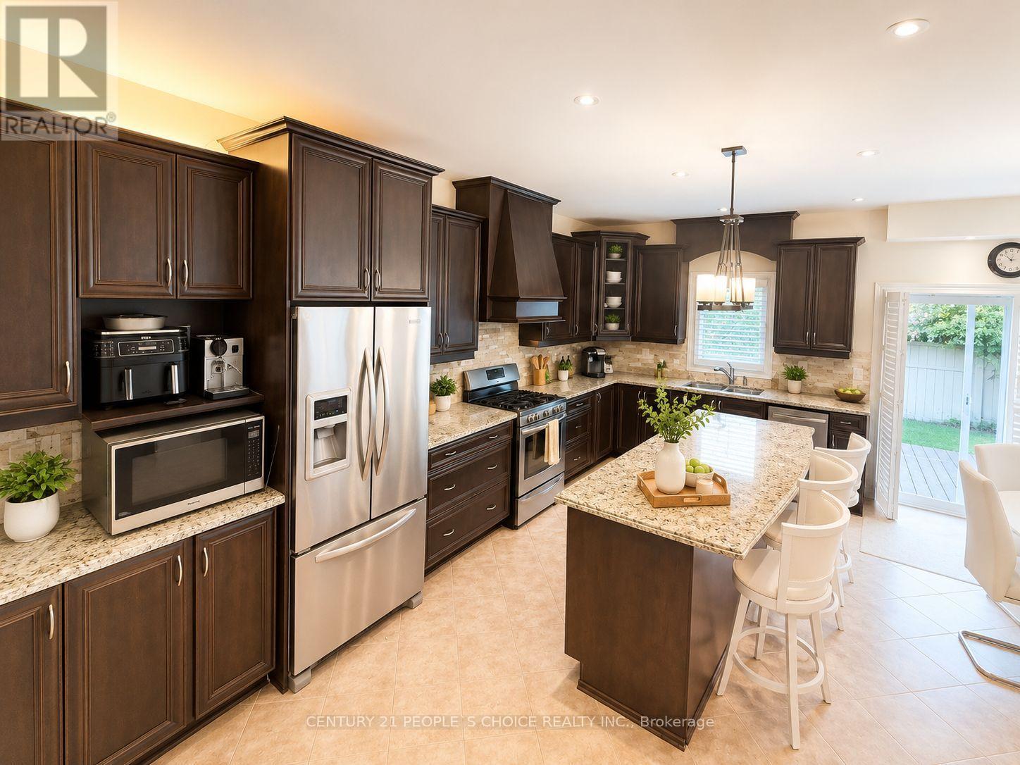 2486 Wasaga Drive, Oakville, Ontario L6H 0E1 - Photo 6 - W13652230
