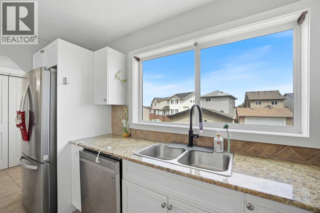 39 Panora Square NW, Calgary, Alberta  T3K 0R8 - Photo 17 - A2308754