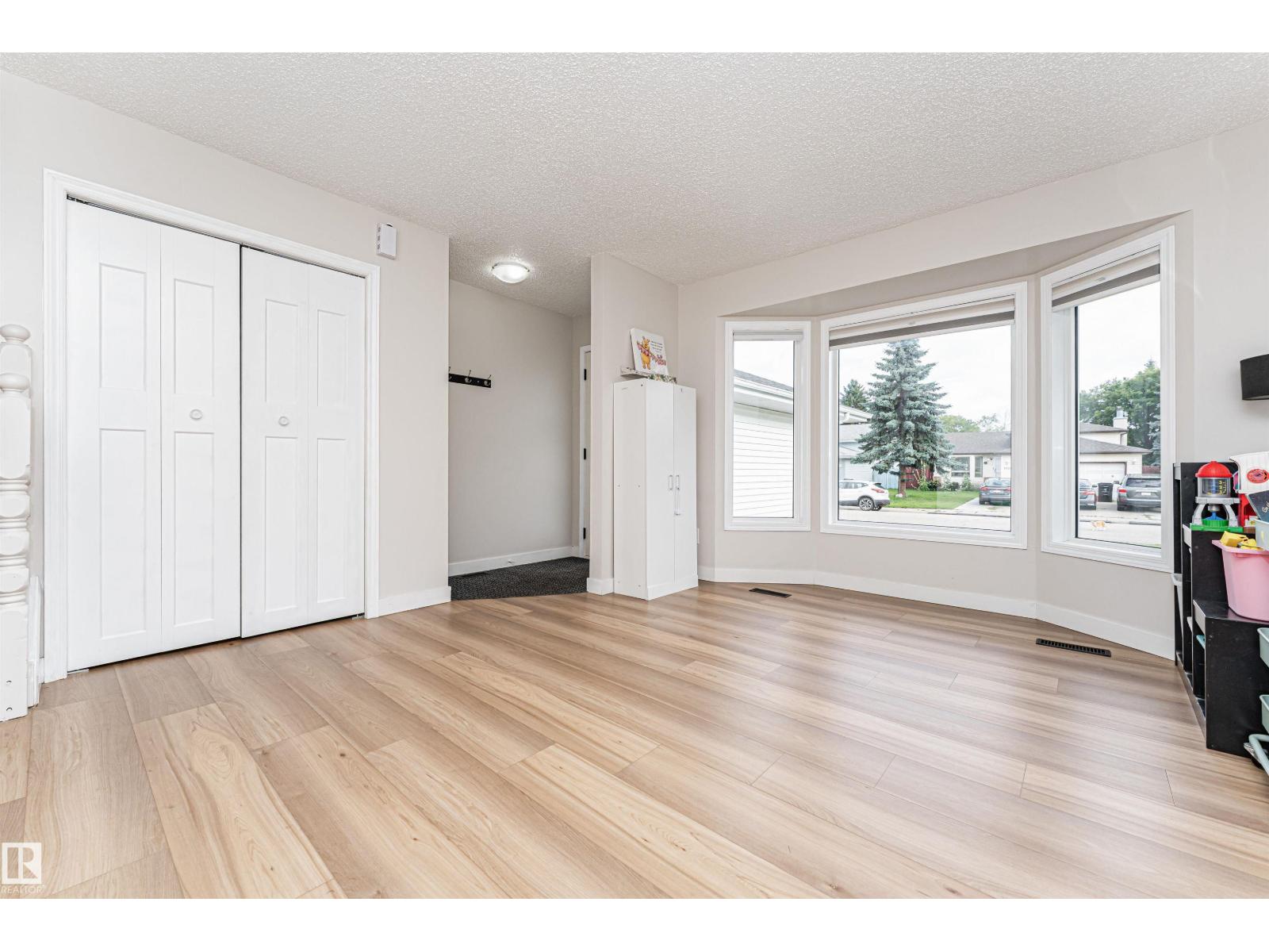 4521 29 Av NW, Edmonton, Alberta  T6L 4W6 - Photo 8 - E4502849