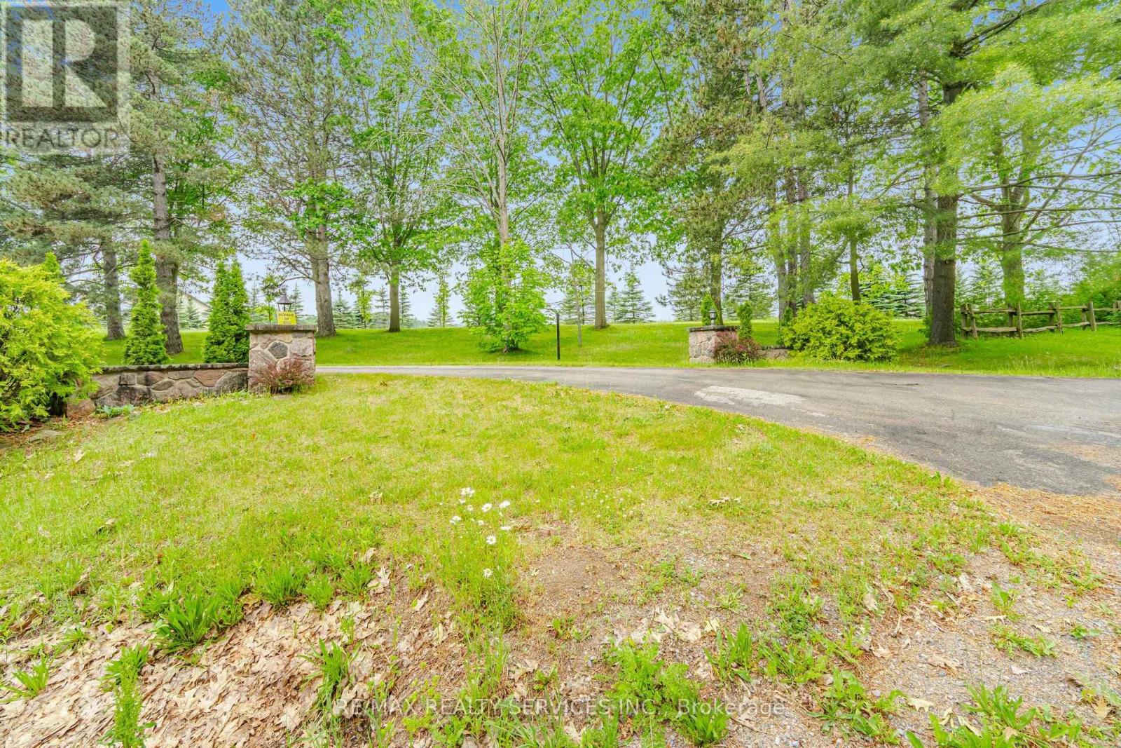 19246 Centreville Creek Road, Caledon, Ontario L7K 2N1 - Photo 10 - W13653982