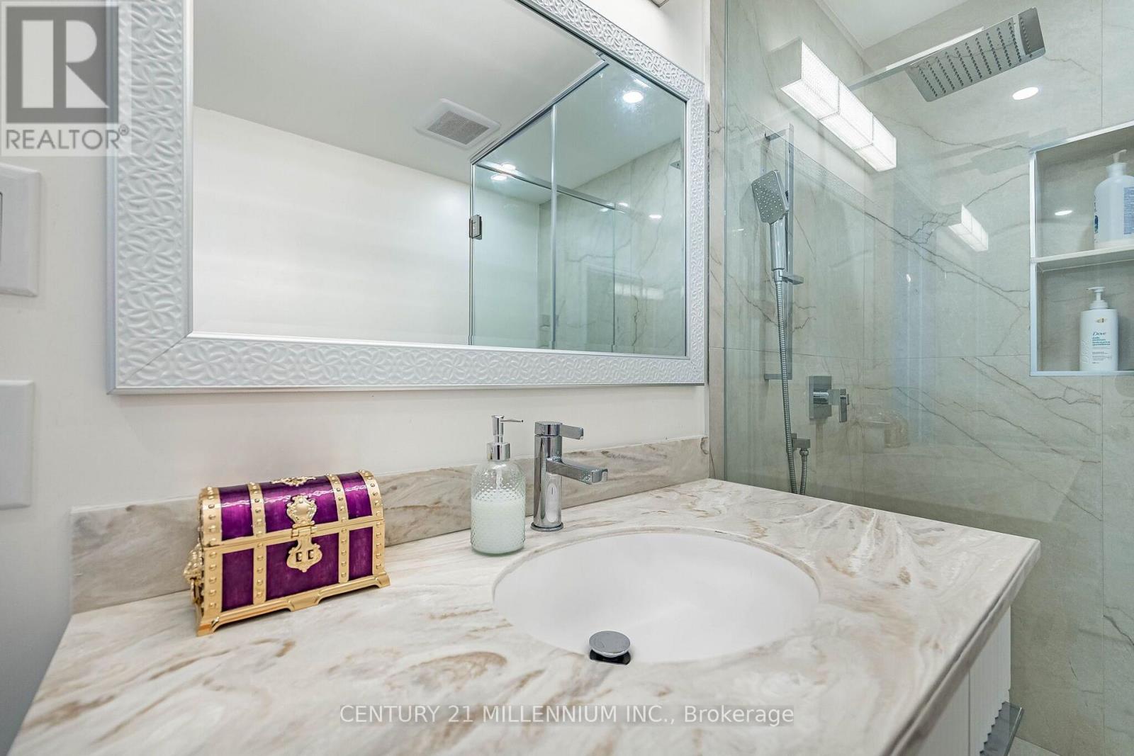 4 Belleville Drive, Brampton, Ontario  L6P 1V7 - Photo 34 - W13654008